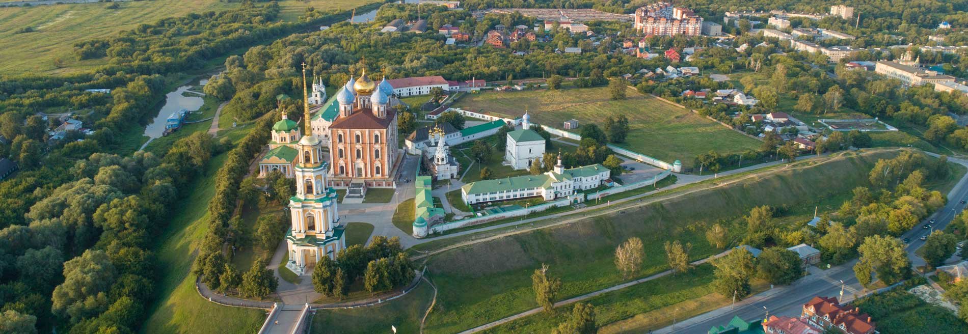 Рязань: «архитектурная» прогулка по кремлю